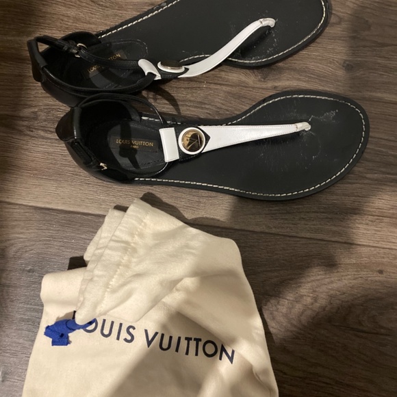 100% Authentic Louis Vuitton Sandals - Picture 2 of 5
